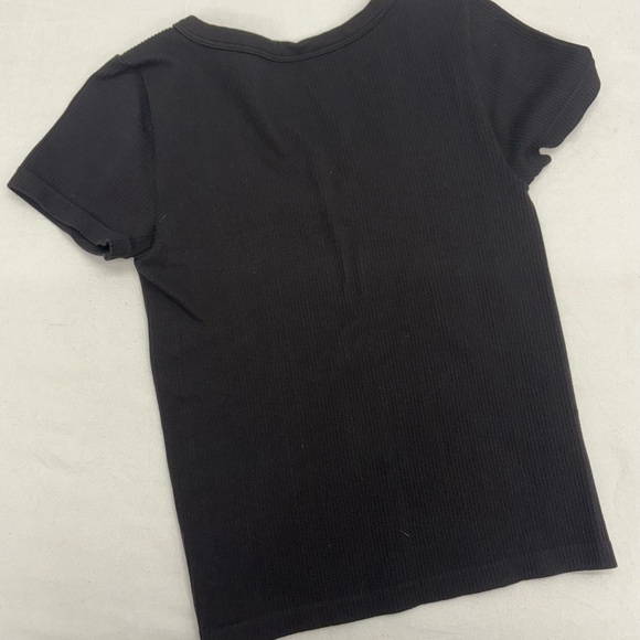 No Boundaries Black V-Neck Crop Top - Picture 4 of 5